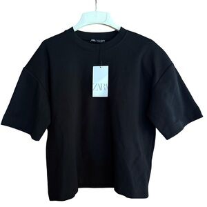 Zara Short Sleeve Black Tee, Shoulder Pads, Heavy Cot/Poly Blend Small Fits Med
